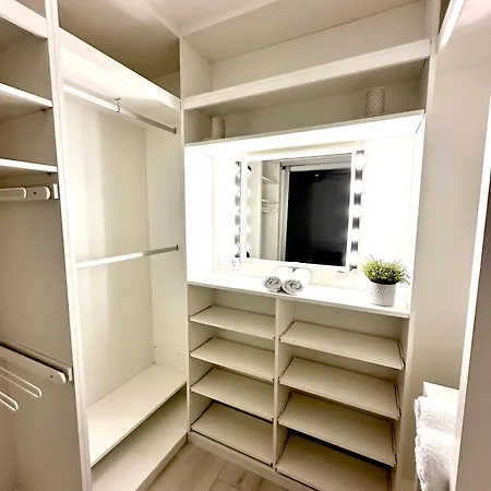 Apartment Costero, Abrigos. *